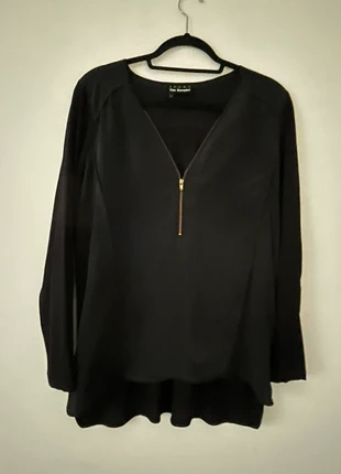 Top The Kooples Sport – devant 100% soie, dos viscose/laine, zip argenté, taille M 🖤, marque: The Kooples, état: Très bon état, taille: M / 38 / 10, 15,00 €, 16,45 € Protection acheteurs incluse