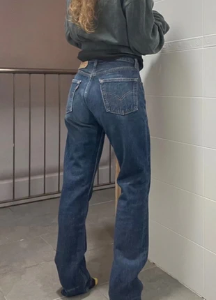 Jean levi’s tejano levis strauss mom fit 501 W28 L32 color azul tejano talla s, brand: Levi's, condizioni: Ottime, taglia: S / IT 40 / EU 36, €30.00, €32.20 include la Protezione acquisti