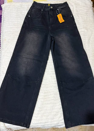 Jeans neri a gamba larga - Nuovi con etichetta, brand: Shein, condizioni: Nuovo con cartellino, taglia: XS / IT 38 / EU 34, €10.00, €11.20 include la Protezione acquisti