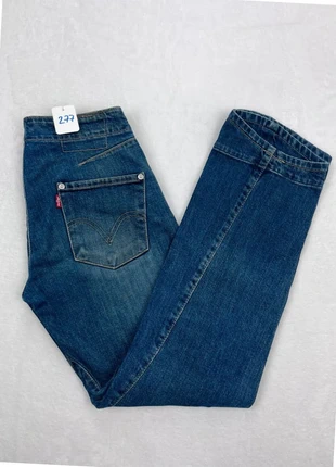 Jeans levis femme coupe droite W26 L30 FR34 (277), merk: Levi's, staat: Heel goed, maat: XS / 34 / 6, € 13,00, € 14,35 inclusief Kopersbescherming Pro