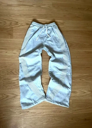 Baggy Joggers Archive, marque: Opium, état: Très bon état, taille: M, 40,00 €, 42,70 € Protection acheteurs incluse