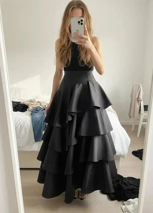 jupe longue noire asymétrique à volants structurés #147, merk: Nuit Architecturale, staat: Heel goed, maat: M / 38 / 10, € 52,99, € 56,34 inclusief Kopersbescherming