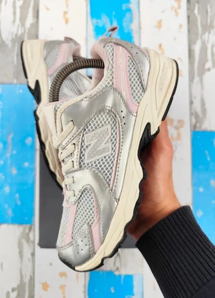 Baskets Sneackers New Balance 530 Running << Silver Pink >> Taille 34.5, marca: New Balance, estado: Muy bueno, tamaño: 34.5, 55,00 €, 58,45 € Protección al comprador Pro incluida