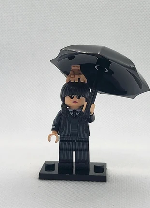 Personnage type Lego - Mercredi Addams (Lego-style Character - The Addams Family - Wednesday) 1, marque: Wednesday, état: Très bon état, 2,50 €, 3,33 € Protection acheteurs (Pro) incluse