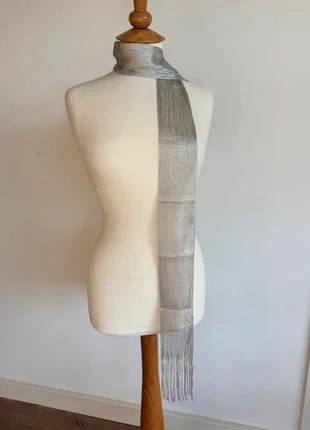 Y2K silver metallic skinny scarf, merk: Vintage, staat: Heel goed, € 15,00, € 16,45 inclusief Kopersbescherming