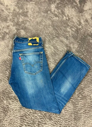 Jean Levi’s bleu - 32x32, marque: Levi's, état: Bon état, taille: W32 | FR 42, 15,00 €, 16,45 € Protection acheteurs incluse