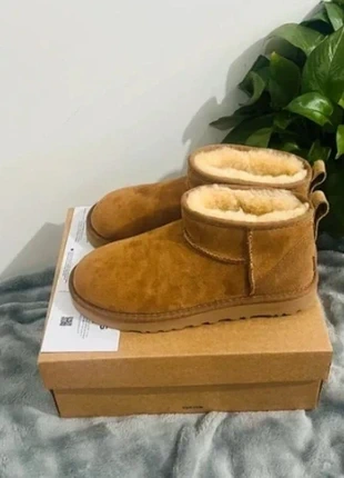 Buty Ugg mini rozmiar 38, marke: UGG, zustand: Sehr gut, größe: 38, 55,00 €, 58,45 € inklusive Vinted-Käuferschutz