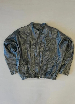 Vintage Black Leather Bomber Jacket – Modern Icon of Style 📴, marque: Vintage Dressing, état: Très bon état, taille: S, 48,00 €, 51,10 € Protection acheteurs incluse