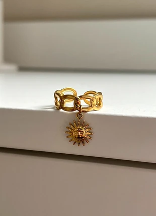 Bague ajustable en maille avec breloque soleil 🌞, marke: Boutique indépendante, zustand: Neu, größe: Größenverstellbar, 10,00 €, 11,20 € inklusive Vinted-Käuferschutz