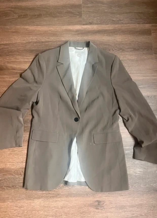Blazer color caqui h&m T40, marca: H&M, estado: Muy bueno, tamaño: L / 40 / 12, 22,50 €, 23,63 € Protección al comprador incluida