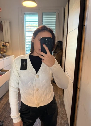 Cardigan corto trecce, état: Neuf avec étiquette, taille: Taille unique, 8,00 €, 9,10 € Protection acheteurs incluse