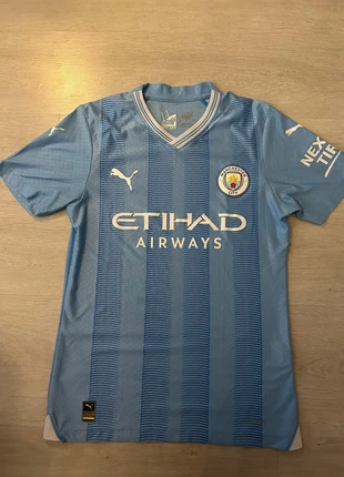Manchester City thuisshirt Puma – lichtblauw – maat M, merk: Puma, staat: Heel goed, maat: M, € 15,00, € 16,45 inclusief Kopersbescherming
