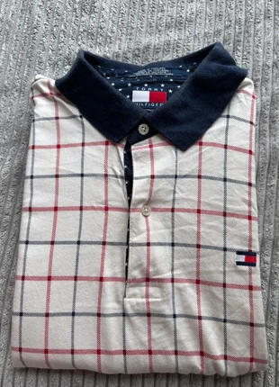 Polo tommy Hilfiger logo brodée taille XL en très bon état polo 18, marke: Tommy Hilfiger, zustand: Sehr gut, größe: XL, 13,00 €, 14,35 € inklusive Vinted-Käuferschutz