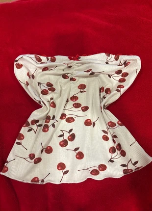 Y2K old money cherry tube tob, brand: PrettyLittleThing, condizioni: Nuovo senza cartellino, taglia: XS / IT 38 / EU 34, €10.00, €11.20 include la Protezione acquisti