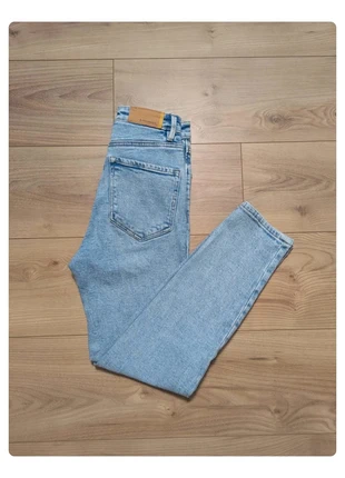 👖 Jean slim bleu clair – Stradivarius – Taille 32 – Très bon état, brand: Stradivarius, condition: Very good, size: XXS / 32 / 4, €9.90, €11.10 includes Buyer Protection