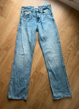 Jean femme, brand: Zara, condizioni: Ottime, taglia: XS / IT 38 / EU 34, €3.00, €3.85 include la Protezione acquisti