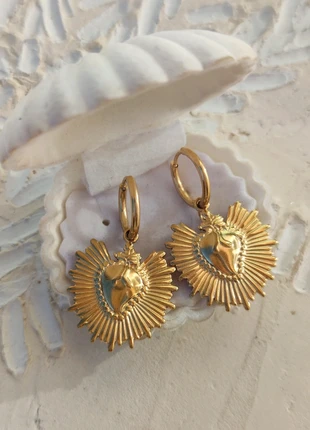 Créoles dorées à pendentifs cœurs sacrés ex-voto - Acier inoxydable, marca: Sézane, estado: Muito bom, €12.00, €13.30 inclui Proteção do Comprador Pro