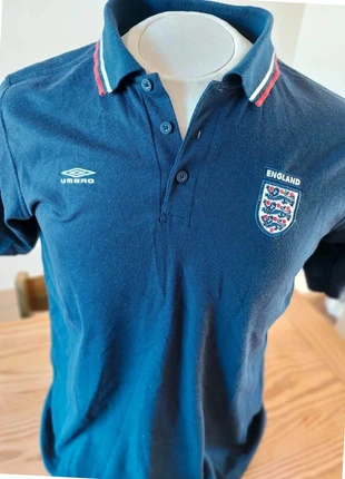 Vintage England Umbro Polo Shirt – Classic & Rare! Size M, marque: Umbro, état: Très bon état, taille: M, 19,50 €, 21,18 € Protection acheteurs incluse