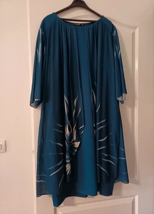 Robe Moostacurve, merk: moost curve, staat: Heel goed, maat: 4XL / 48 / 20, € 12,00, € 13,30 inclusief Kopersbescherming