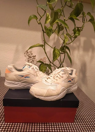 Reebok Classics Torch Hex, marque: Reebok, état: Très bon état, taille: 42, 10,00 €, 11,20 € Protection acheteurs incluse