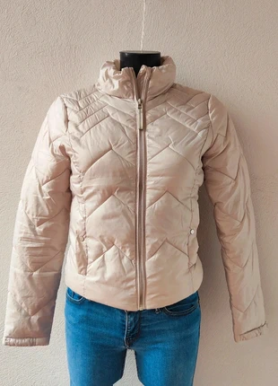 Chaqueta acolchada ligera color beige/nude, brand: Vero Moda, condizioni: Ottime, taglia: S / IT 40 / EU 36, €22.00, €23.80 include la Protezione acquisti