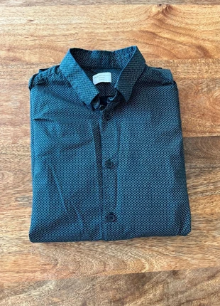 Chemise bleu marine, avec motif blanc, taille M, zustand: Sehr gut, größe: M, 12,00 €, 13,30 € inklusive Vinted-Käuferschutz