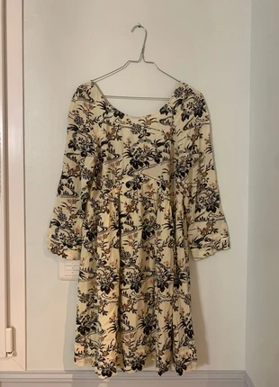 Magnifique robe ba&sh 38, merk: Ba&sh, staat: Heel goed, maat: M / 38 / 10, € 38,00, € 40,60 inclusief Kopersbescherming