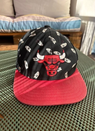 Casquette Chicago Bulls x Adidas One size 🏀, brand: Chicago Bulls, condizioni: Ottime, taglia: Taglia unica, €15.00, €16.45 include la Protezione acquisti