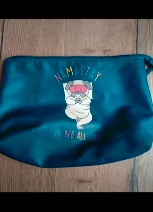Amplio neceser, muy poco uso. Primark, brand: Primark, condizioni: Ottime, €4.50, €5.43 include la Protezione acquisti