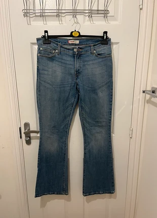 151WN Levi’s 10529 Women’s Bootcut Jeans – Mid Wash Blue – Size 33x32 (Measured 34.4x31.5), brand: Levi's, condition: Satisfactory, size: Other, £10.00, £11.20 includes Buyer Protection