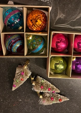 Nieuw Hele vrolijke mooie gekleurde kerstballen glas en 3 boompjes, staat: Nieuw zonder prijskaartje, € 17,50, € 19,08 inclusief Kopersbescherming