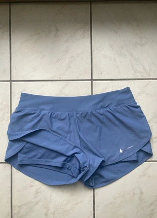 Short running Nike taille L couleur bleu gris, marque: Nike, état: Très bon état, taille: L / 40 / 12, 19,00 €, 20,65 € Protection acheteurs (Pro) incluse