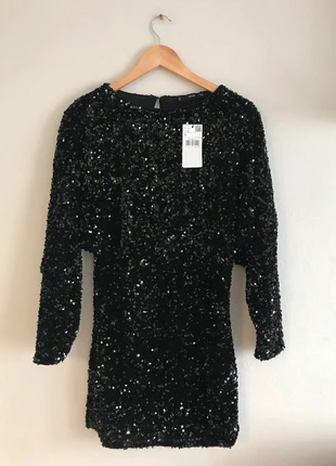 Zwarte jurk met glitters, marque: Mango, état: Neuf avec étiquette, taille: M / 38 / 10, 25,00 €, 26,95 € Protection acheteurs incluse