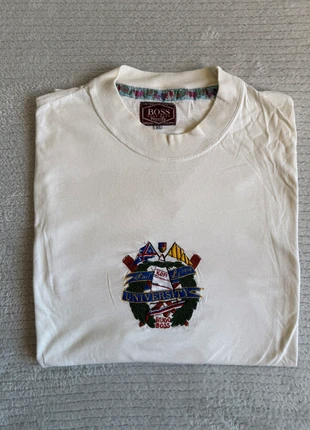 Rare Tee Shirt Vintage Hugo Boss Twenty Archive Crème avec Broderie University 90’s Taille XL, brand: Hugo Boss, condition: Very good, size: XL, €29.00, €31.15 includes Buyer Protection