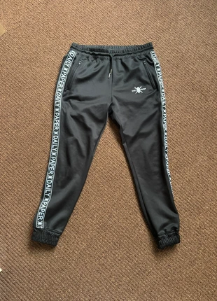 Daily Paper Black Jogging pants, marque: Daily paper, état: Très bon état, taille: S, 15,00 €, 16,45 € Protection acheteurs incluse