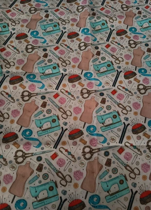 Coupon tissu motif couture en polycoton, marque: TISSU, état: Très bon état, 10,00 €, 11,20 € Protection acheteurs (Pro) incluse