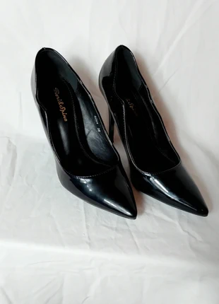 Décolleté nere lucide a punta con tacco alto – n.36, marque: CHIC, état: Bon état, taille: 36, 6,00 €, 7,00 € Protection acheteurs incluse