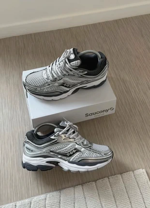 Saucony omni 9 grise taille 44, merk: Saucony, staat: Nieuw met prijskaartje, maat: 44, € 89,99, € 95,19 inclusief Kopersbescherming