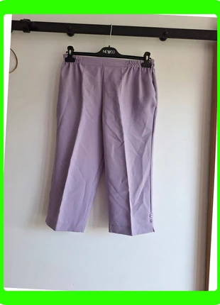 R0399. Pantacourt violet taille 42, état: Très bon état, taille: XL / 42 / 14, 4,00 €, 4,90 € Protection acheteurs (Pro) incluse