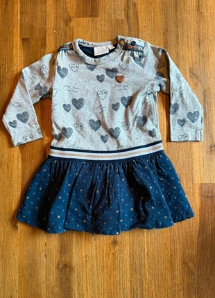 Feetje Hartjes Jurkje - Grijs/Donkerblauw met Gouden Stippen (Maat 74), brand: Feetje, condizioni: Ottime, taglia: 9-12 mesi / 74 cm, €2.50, €3.33 include la Protezione acquisti