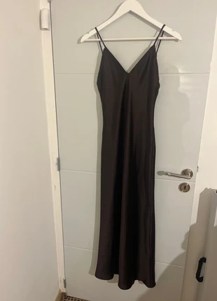 Robe longue en satin marron Zara, marca: Zara, estado: Bom, tamanho: S / 36 / 8, €20.00, €21.70 inclui Proteção do Comprador
