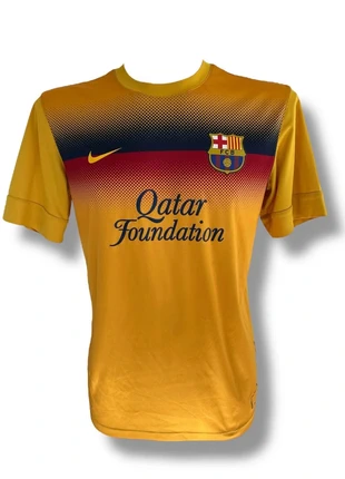 Maillot football Fc Barcelone Nike taille M, marque: Nike, état: Bon état, taille: M, 20,00 €, 21,70 € Protection acheteurs (Pro) incluse