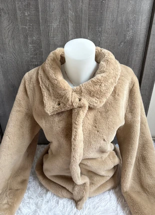 🌸Sublime Fourrure, marque: Creeks, état: Très bon état, taille: M / 38 / 10, 29,99 €, 32,19 € Protection acheteurs incluse