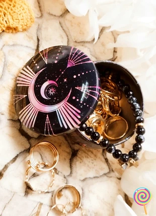 Boîte acier neuve Modèle Lunes roses 🪭 Bijoux ou DIY bougies🪭🪭, brand: Astro, condizioni: Nuovo con cartellino, €4.80, €5.74 include la Protezione acquisti Pro