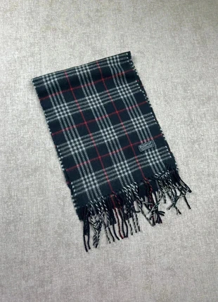 Écharpe Burberry bleu foncés, marque: Burberry, état: Très bon état, 45,00 €, 47,95 € Protection acheteurs (Pro) incluse