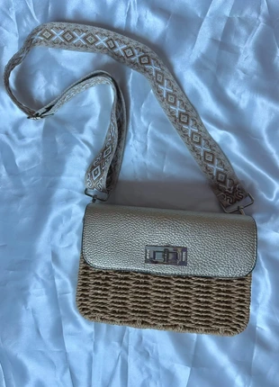 Sac bandoulière effet paille - beige, état: Neuf sans étiquette, 12,00 €, 13,30 € Protection acheteurs incluse