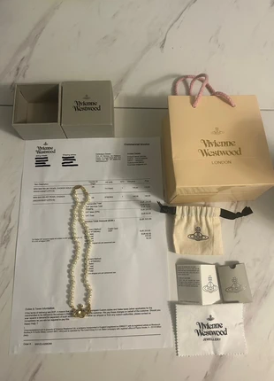 Collier Vivienne Westwood à perles, marque: Vivienne Westwood, état: Bon état, 59,99 €, 63,69 € Protection acheteurs incluse