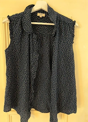 Blouse fleurie 100% soie, merk: Gerard Darel, staat: Heel goed, maat: XL / 42 / 14, € 15,00, € 16,45 inclusief Kopersbescherming