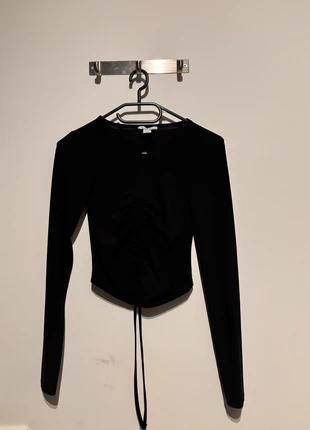 Zwarte longsleeve maat xs met open detail, merk: New Yorker, staat: Nieuw zonder prijskaartje, maat: XS / 34 / 6, € 2,00, € 2,80 inclusief Kopersbescherming