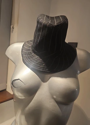 Pinstriped hat, condition: Good, size: One size, £4.00, £4.90 includes Buyer Protection